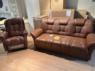 MONZA диван и кресло производства Финляндия (кресло реклайнер, вращение, качалка. Диван раскладывается в кровать, материал кожа)